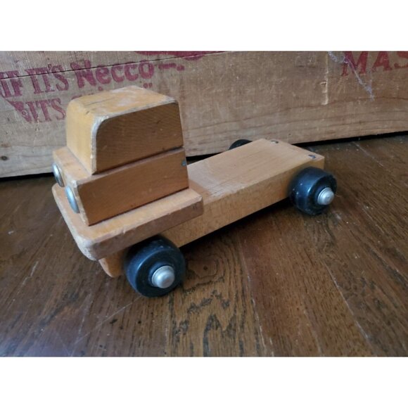 Rare Vintage Solid Maple Wood Flatbed Truck Toy - Community - Picture 4 of 9